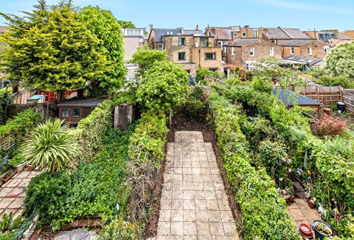 2 Bedroom Apartment To Rent In Fernlea Road, Balham, SW12