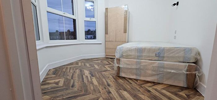 Studio To Rent In North Road, Hayes, UB3