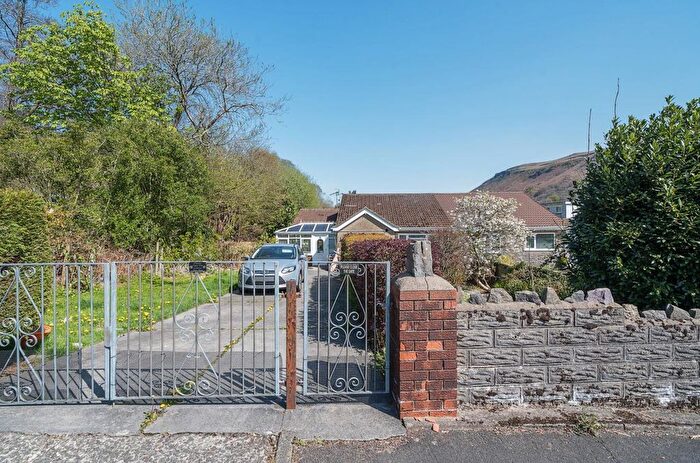 4 Bedroom Semi Detached Bungalow For Sale In Graig Newydd, Godrergraig, SA9