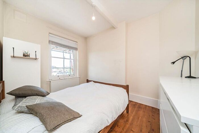 2 Bedroom Flat For Sale In Brett Road, Hackney Central, E8 - Photo 7