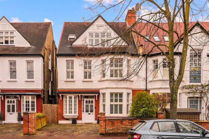 5 Bedroom Semi-Detached House To Rent In Dukes Avenue, London, W4