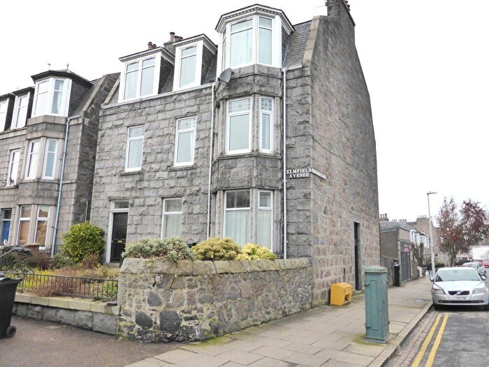 3 Bedroom Flat To Rent In Bedford Place, City Centre, Aberdeen, AB24