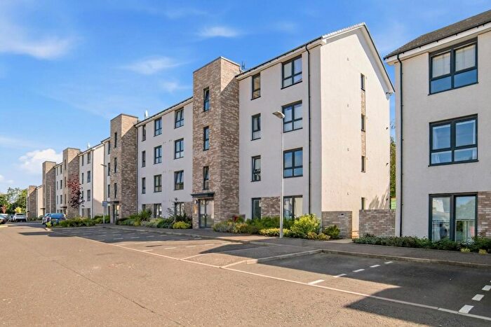 2 Bedroom Flat For Sale In Kaims Crescent, Livingston, EH54