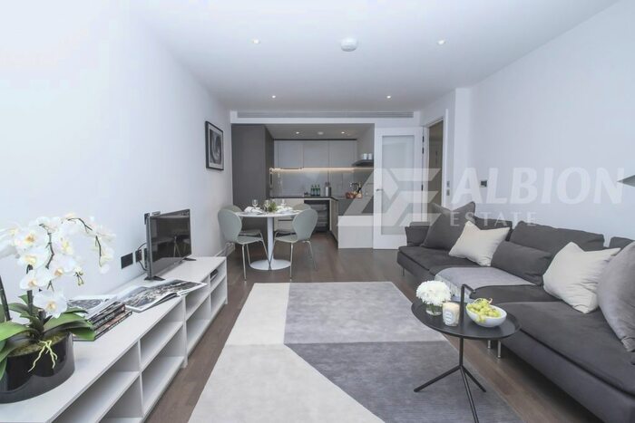 2 Bedroom Flat To Rent In Riverlight Quay, London, SW11