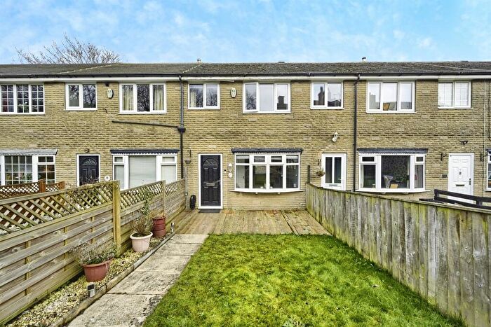 3 Bedroom Terraced House For Sale In Thorne Street, Holywell Green, Halifax, HX4