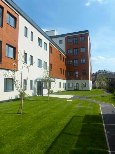 2 Bedroom Flat To Rent In The Walk, Holgate Road, York, YO24