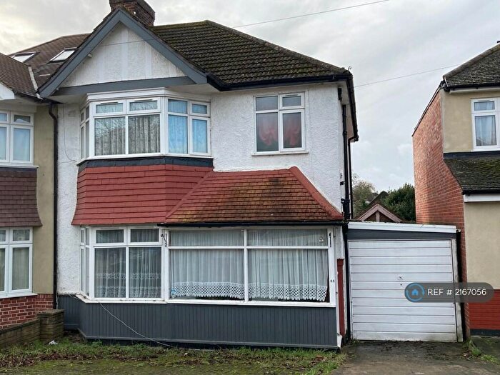 3 Bedroom Semi-Detached House To Rent In Kingsmere Park, Kingsbury, NW9