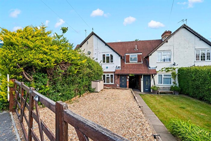 3 Bedroom House For Sale In Tudor Road, Godalming, GU7