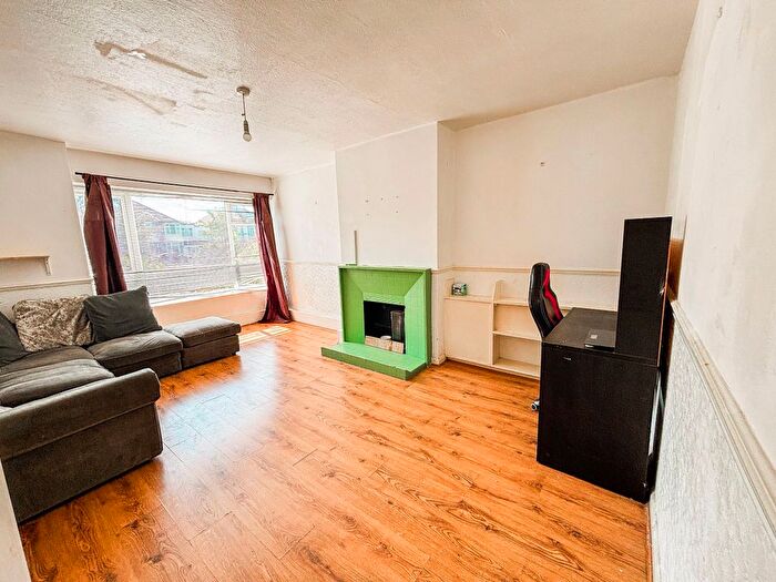 2 Bedroom Flat To Rent In Eastern Avenue East, Romford, RM1
