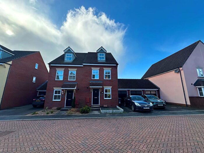 3 Bedroom Semi Detached House For Sale In Kings Yard, Bishops Lydeard, Taunton, TA4