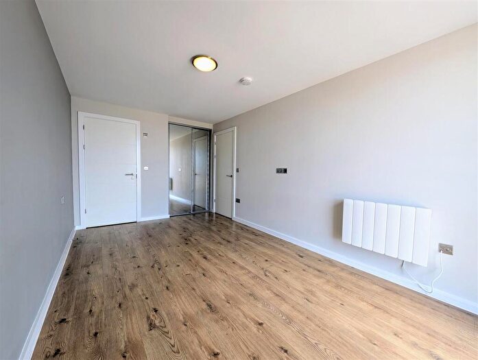 2 Bedroom Apartment To Rent In Jesse Hartley Way, Liverpool, L3