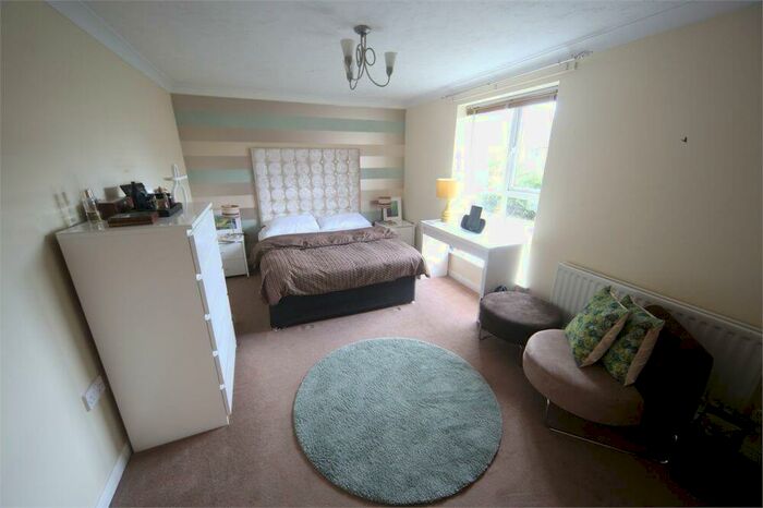 2 Bedroom Apartment To Rent In Grasholm Way, Slough, Berkshire, SL3