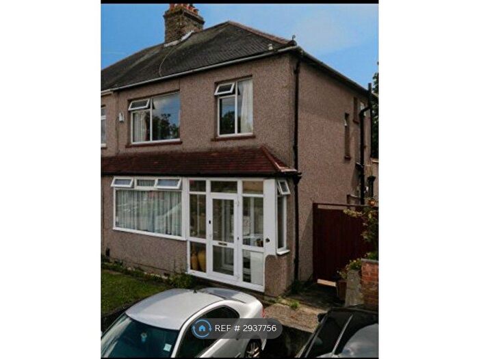 3 Bedroom Semi Detached House To Rent In Heron Hill, Belvedere, DA17