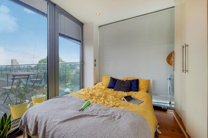 Studio To Rent In Maltings Place, London, SE1