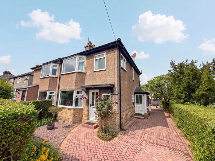 3 Bedroom Semi-Detached House For Sale In Horderns Road, Chapel-en-le-Frith, SK23