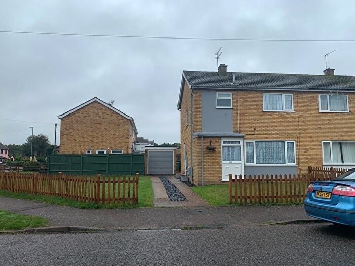 3 Bedroom Semi-Detached House To Rent In Station Road North, Belton, Great Yarmouth, NR31