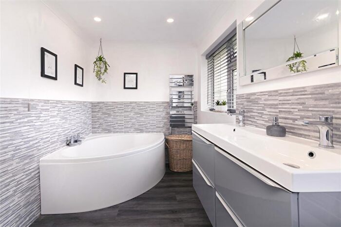 4 Bedroom Detached House For Sale In Burnby Lane, Pocklington, York, YO42