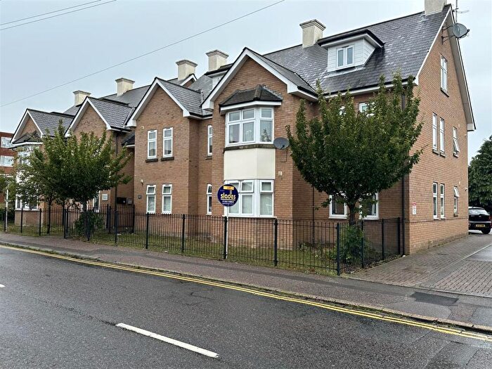 2 Bedroom Flat To Rent In Alma Road, Winton, Bournemouth, BH9