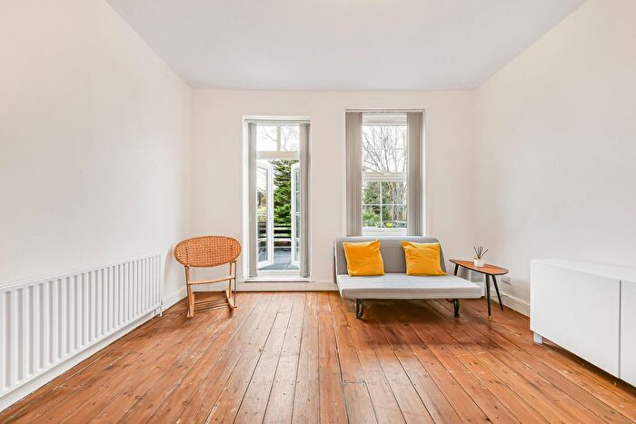 2 Bedroom Flat To Rent In Finchley Road, Cricklewood, NW3