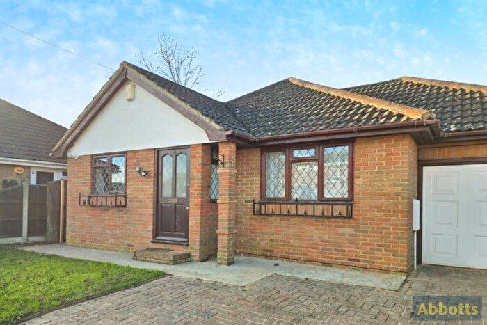 3 Bedroom Bungalow To Rent In Dinant Avenue, Canvey Island, SS8