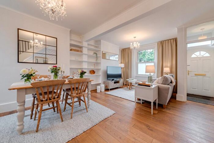 2 Bedroom Terraced House For Sale In Harbinger Road, Cubitt Town, E14