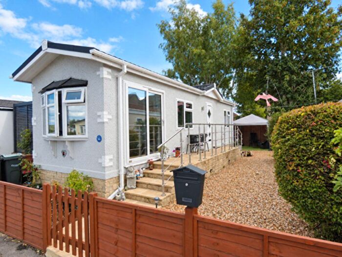 2 Bedroom Park Home For Sale In Beverley Hills Park, Amesbury, Salisbury, SP4