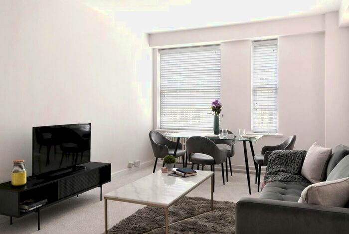 1 Bedroom Flat To Rent In Dolphin Square, London, SW1V