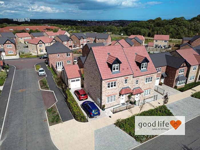 4 Bedroom Semi-detached House For Sale In St Govan Lane, The Meadows, Sunderland, SR3