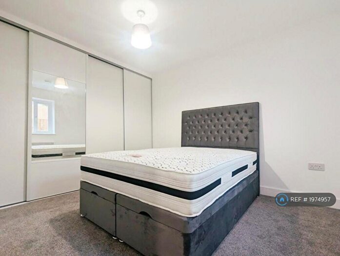 1 Bedroom Flat To Rent In Station Road, High Wycombe, HP13