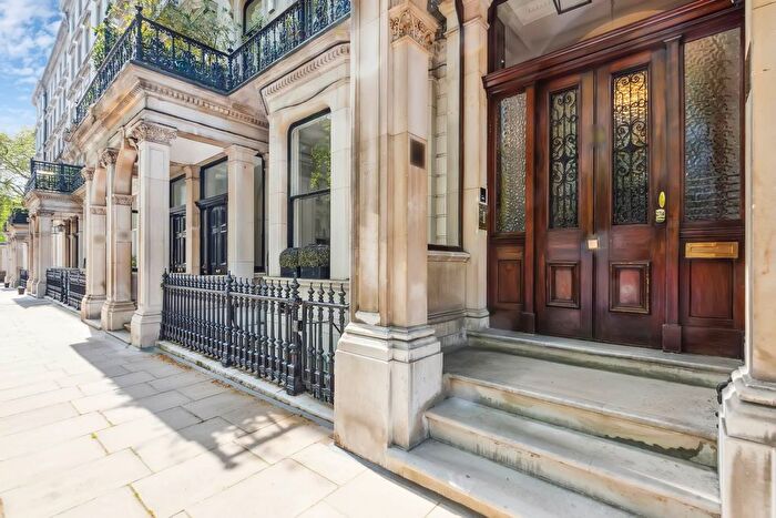 2 Bedroom Flat For Sale In Ennismore Gardens, Knightsbridge, London, SW7