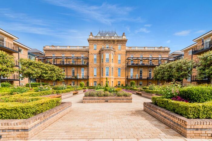 2 Bedroom Flat To Rent In Chambers Park Hill, West Wimbledon, SW20