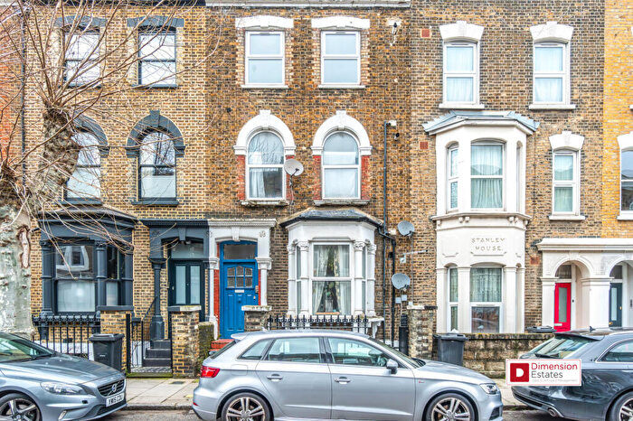 3 Bedroom Maisonette To Rent In Dunlace Road, Lower Clapton, Hackney, E5