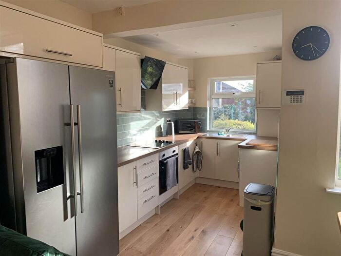 4 Bedroom End Of Terrace House To Rent In Clementson Road, Sheffield, S10