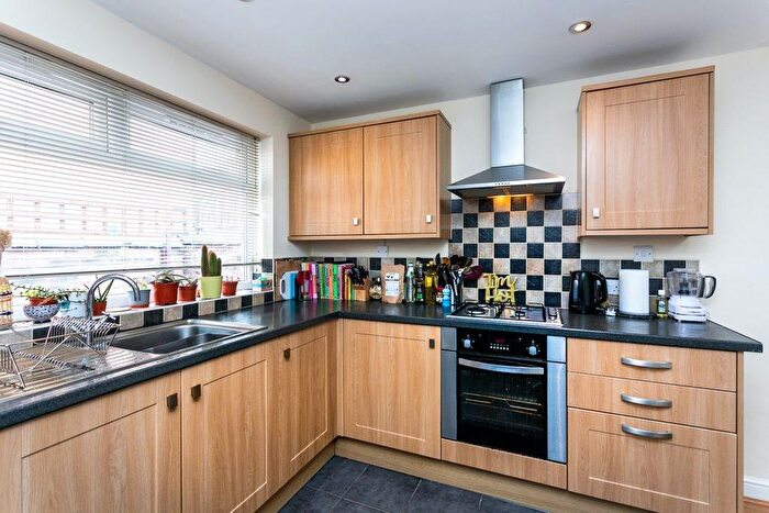 4 Bedroom Terraced House To Rent In £pppw, Wallace Avenue, Rusholme, M14