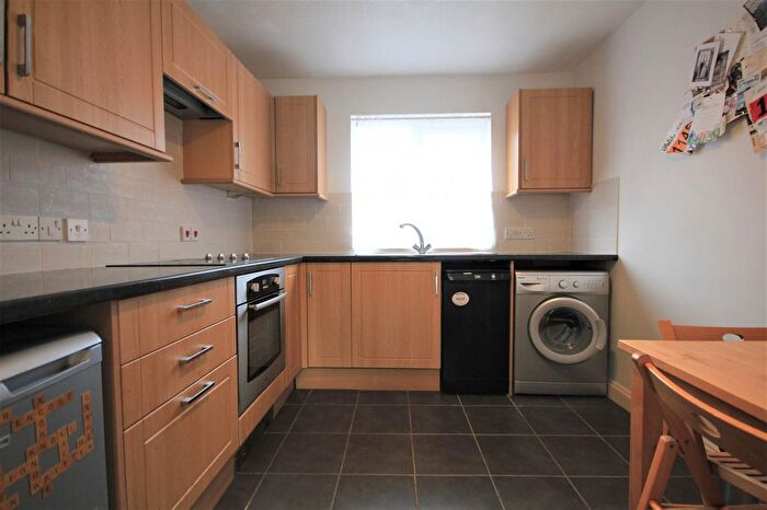 2 Bedroom Flat To Rent In Greys Court, Sidmouth Street, Reading, Berkshire, RG1