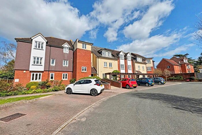 2 Bedroom Flat For Sale In Verwood, BH31