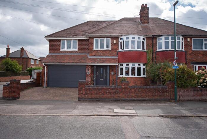 5 Bedroom Semi-Detached House For Sale In Cantrell Road, Nottingham, NG6
