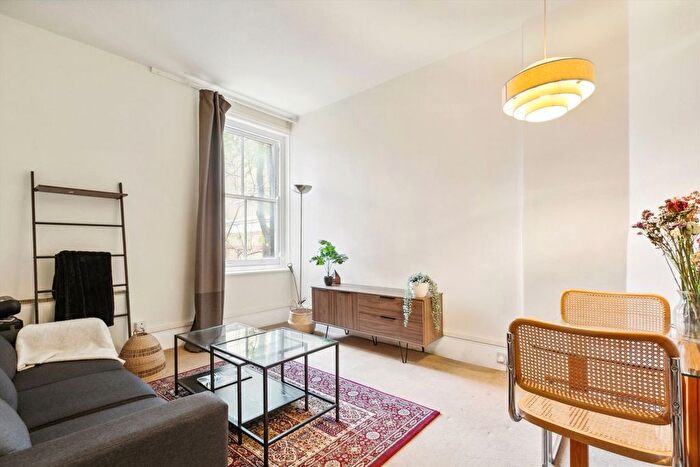 2 Bedroom Flat To Rent In Mornington Avenue, West Kensington, W14