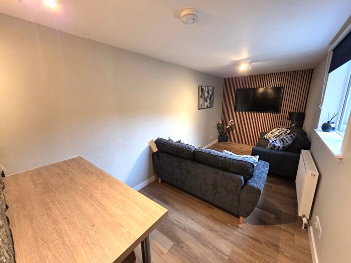 3 Bedroom Flat To Rent In George Street, City Centre, Aberdeen, AB25