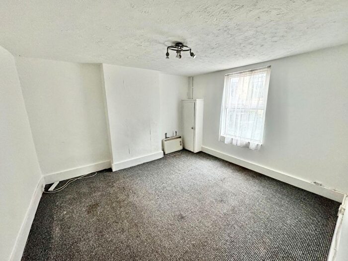 1 Bedroom Flat For Sale In Elphick Road, Newhaven, BN9