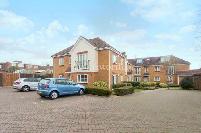 2 Bedroom Apartment To Rent In Ashbourne Lodge, A Hazelwood Lane, London, N13