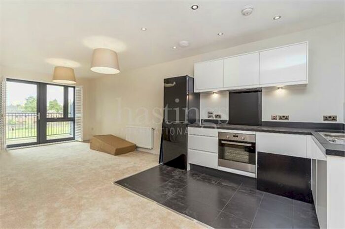 2 Bedroom Apartment To Rent In Fisher Close, Rotherhithe, London, SE16