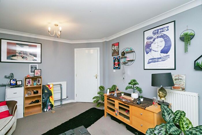 2 Bedroom Flat For Sale In Y Rhodfa, Barry, CF63