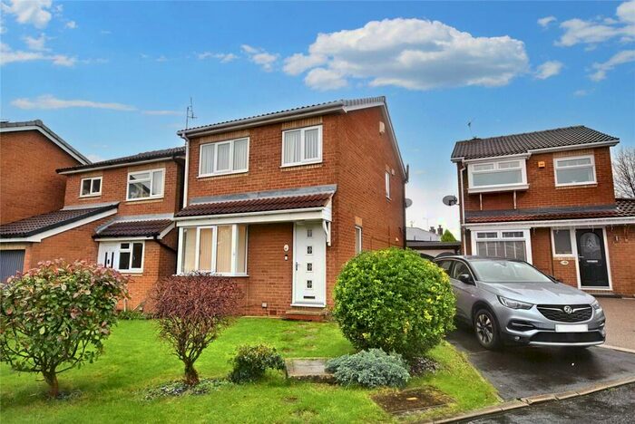 3 Bedroom Detached House To Rent In Clayton Close, Hunslet, Leeds, LS10