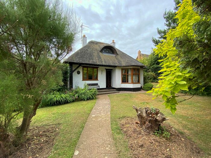 3 Bedroom Detached Bungalow To Rent In Swallow Hill, Thurlby, PE10