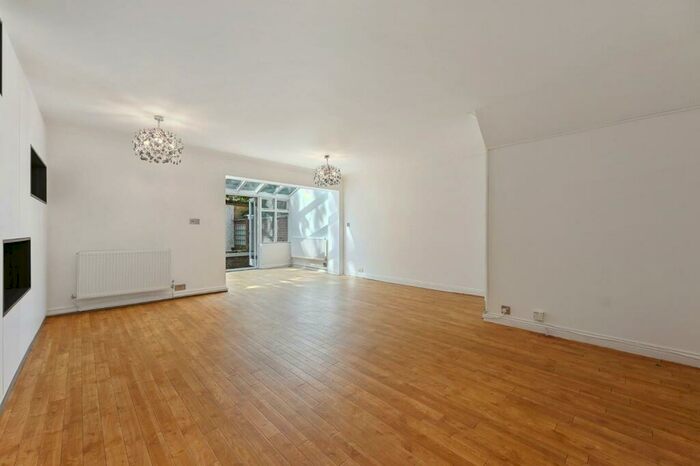 5 Bedroom End Of Terrace House To Rent In Marston Close, London, NW6