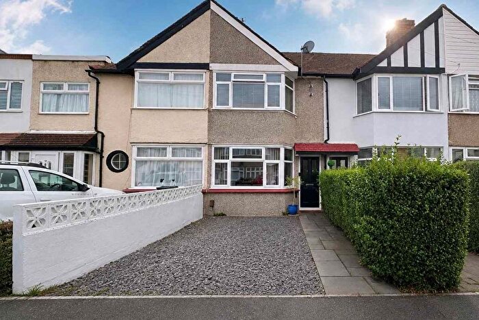 2 Bedroom Terraced House For Sale In Fernside Avenue, Feltham, Middlesex, TW13