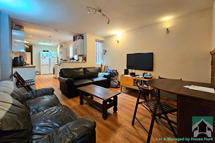 6 Bedroom Terraced House To Rent In Tiverton Road, Birmingham, B29