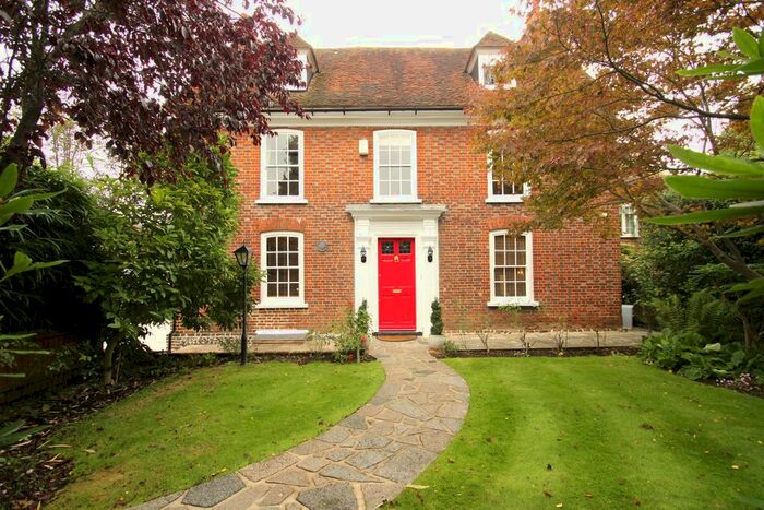 4 Bedroom Detached House To Rent In Chislehurst Road, Orpington BR6