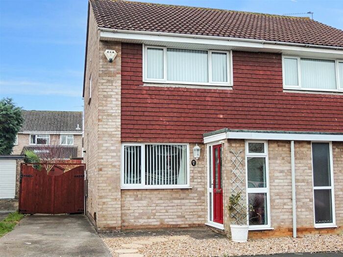 3 Bedroom Semi Detached House To Rent In Cloverdale Drive, Longwell Green, Bristol, BS30